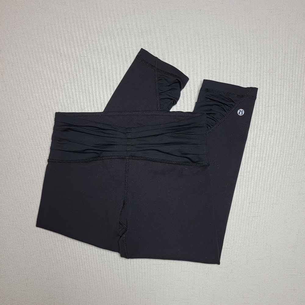 Lululemon Ruched Crop Legging - Picture 2 of 9
